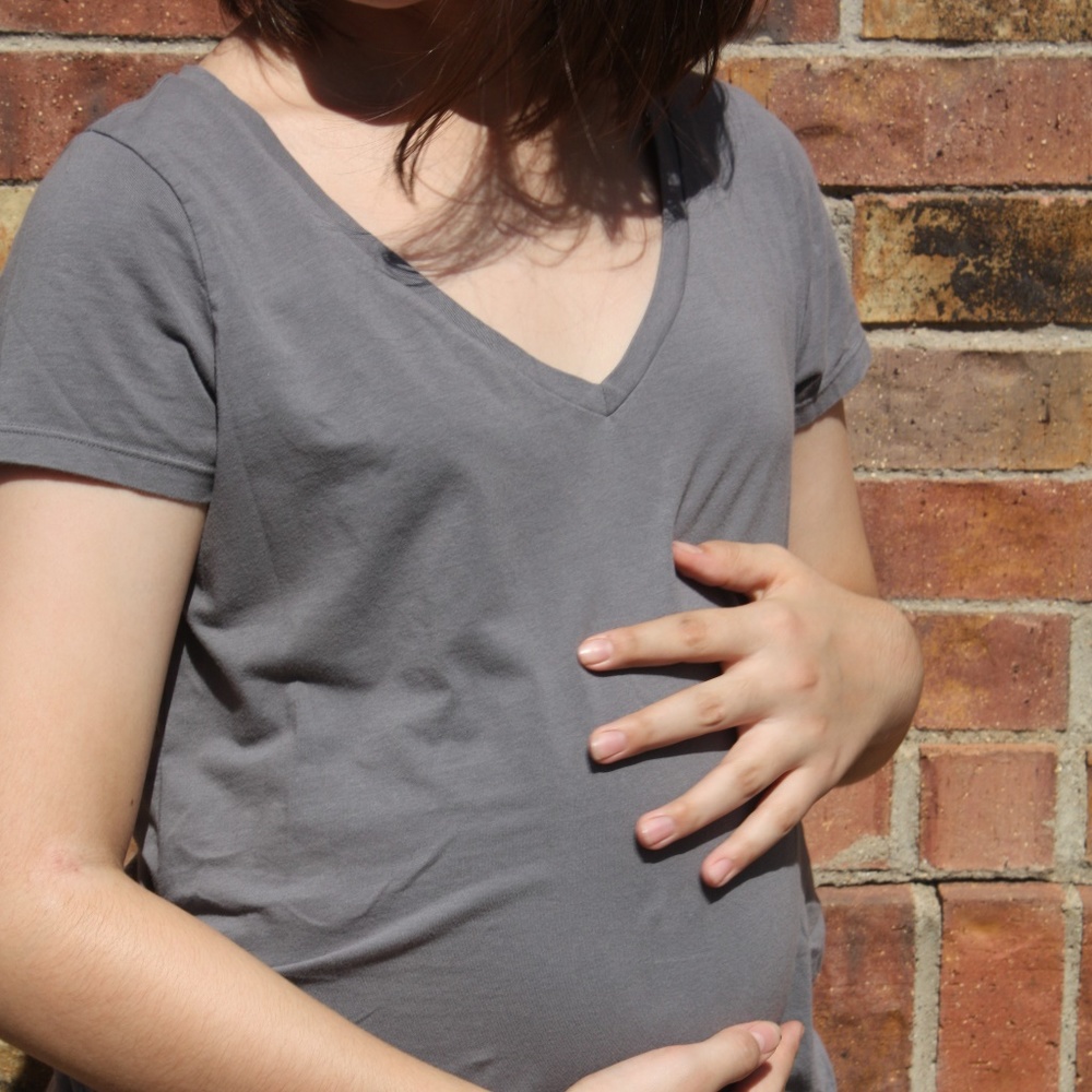 Old Navy Gray Maternity Shirt/Top